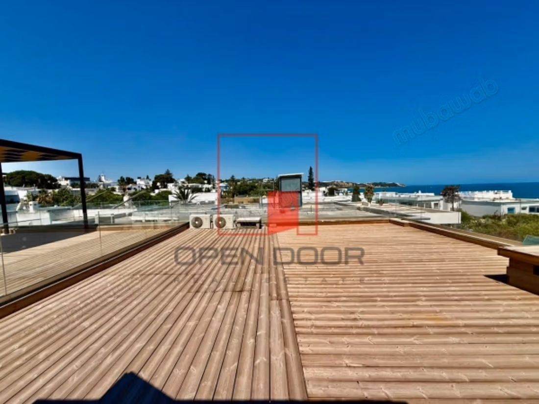 Triplex neuf avec vue sur mer à La Marsa Cube