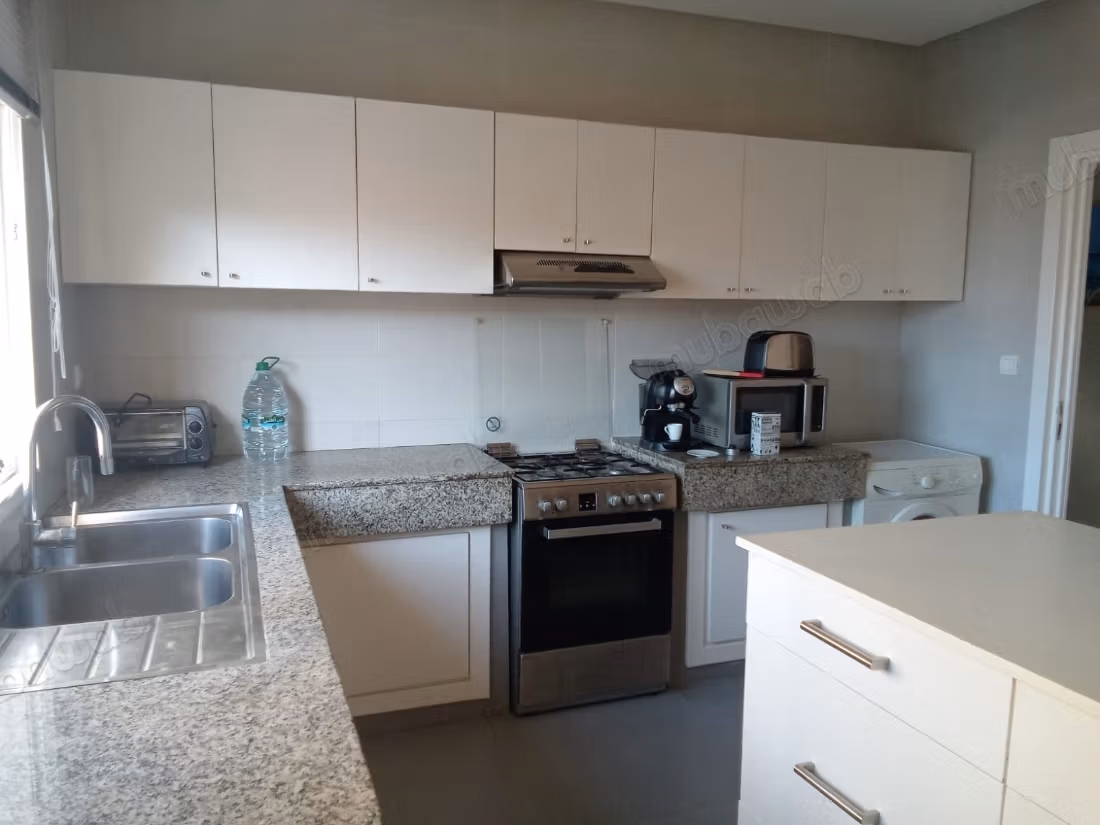Appartamento T4 arredato in affitto a Hay Riad