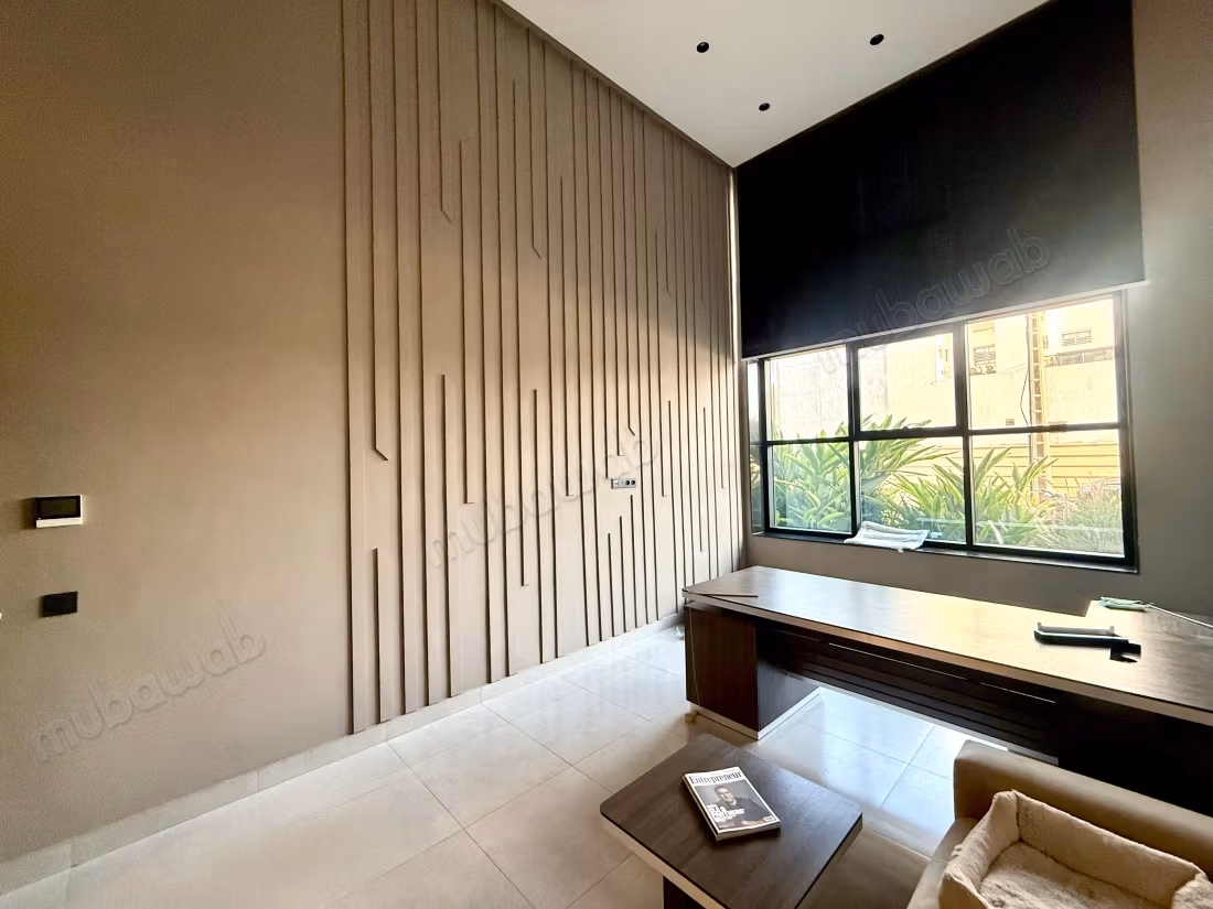 En Location Meublé: Magnifique Plateau Bureau Haut Standing entièrement équipé de 350 m à France Ville,
Oasis Casablanca