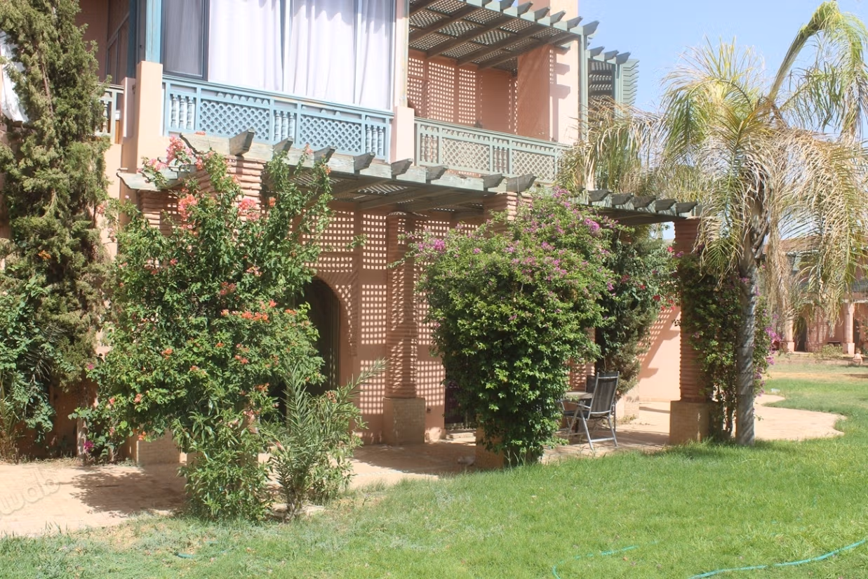 Grand appartement en rdjardin a la Palmeraie