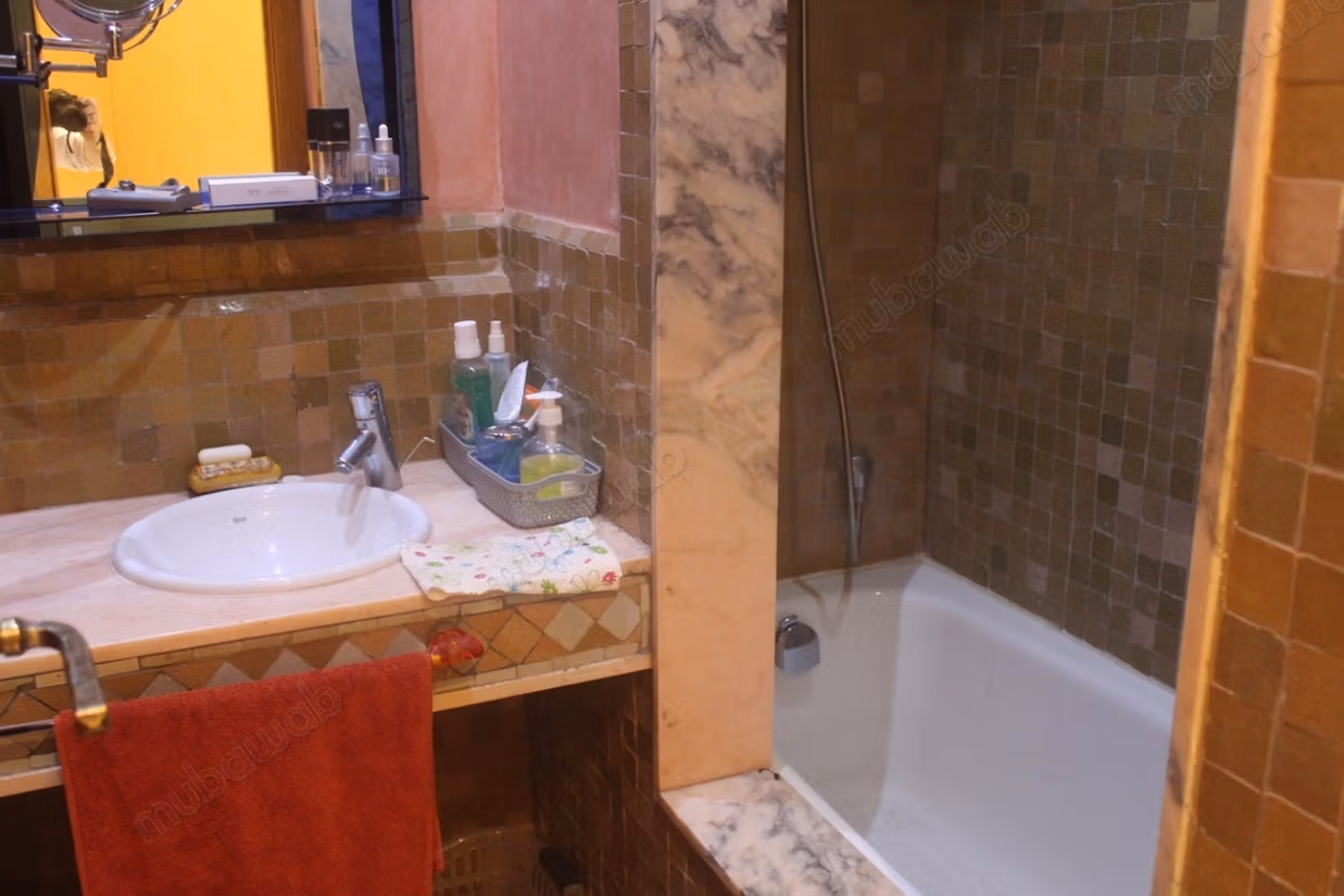 Grand appartement en rdjardin a la Palmeraie
