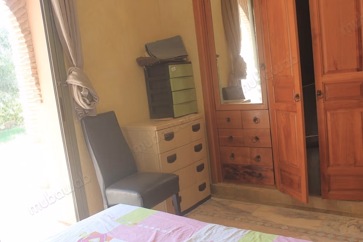 Grand appartement en rdjardin a la Palmeraie
