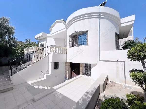 Villa al piano terra in vendita