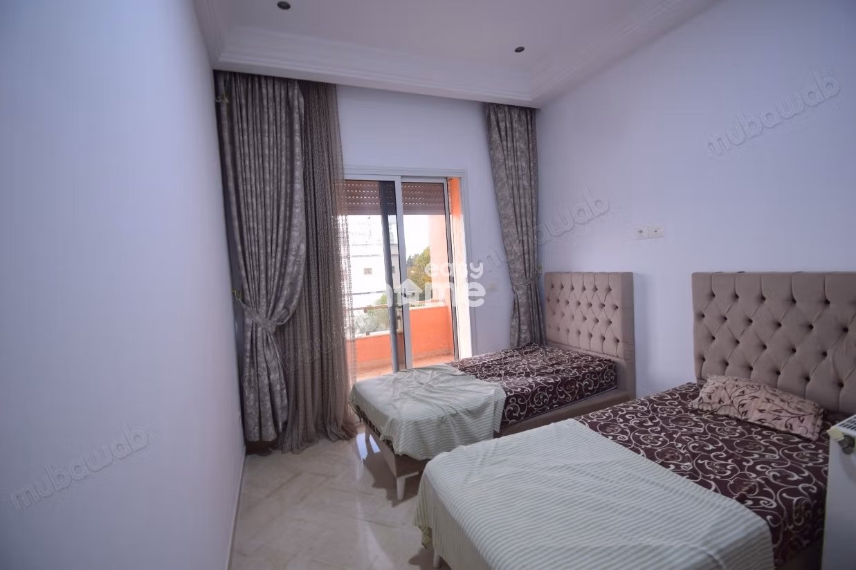 Deux duplex jumelés de 700 m² sur un terrain de 351m²