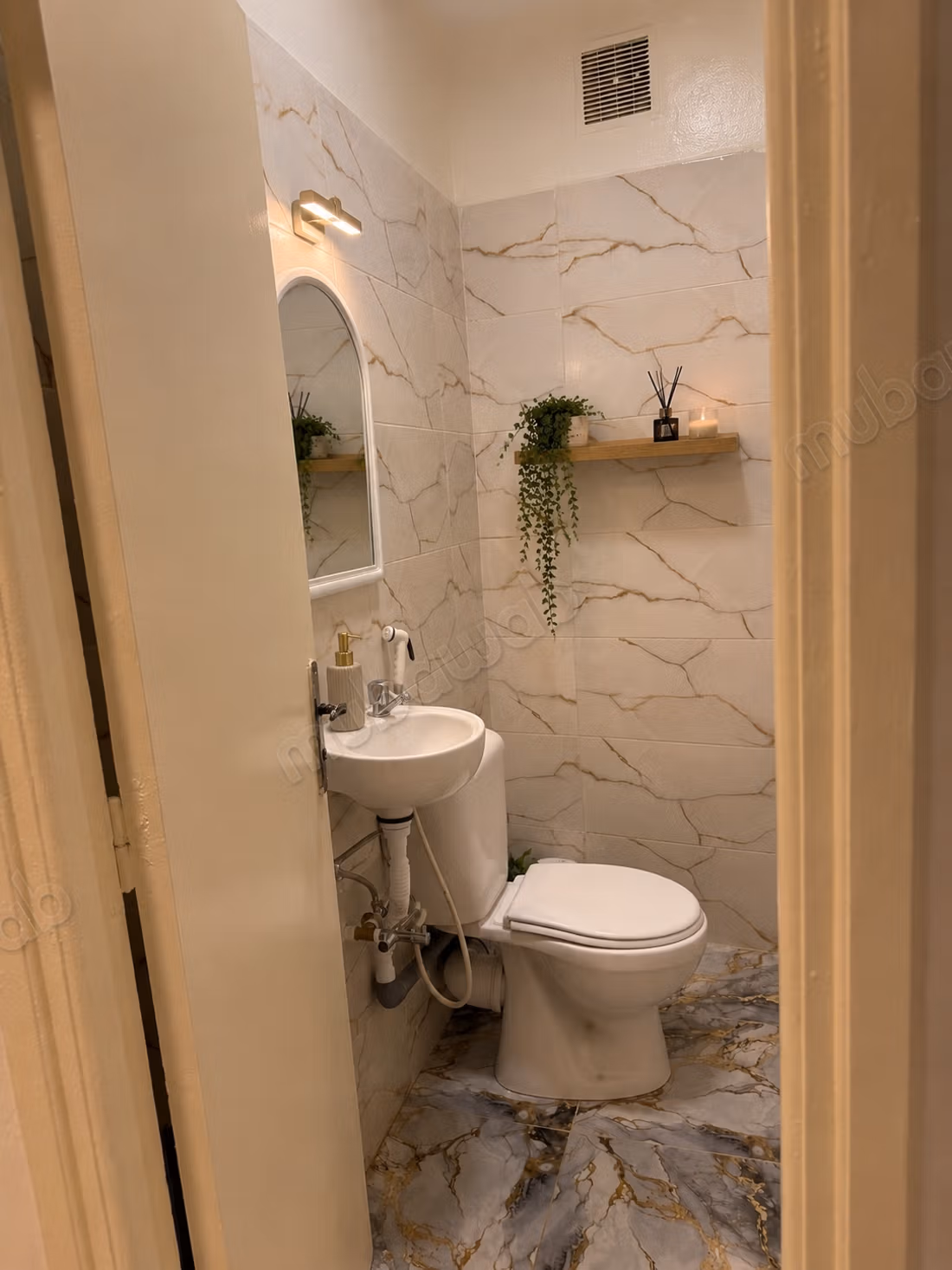 Bel appartement en location à Sala el Jadida.
Surface de 75 m².
Meublé