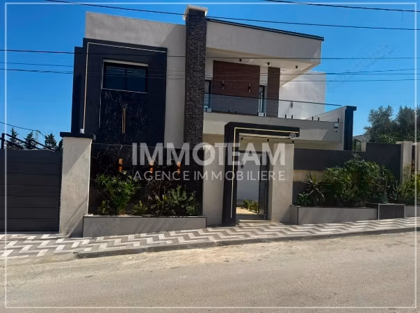 A vendre une villa S4 à Hammamet Sud