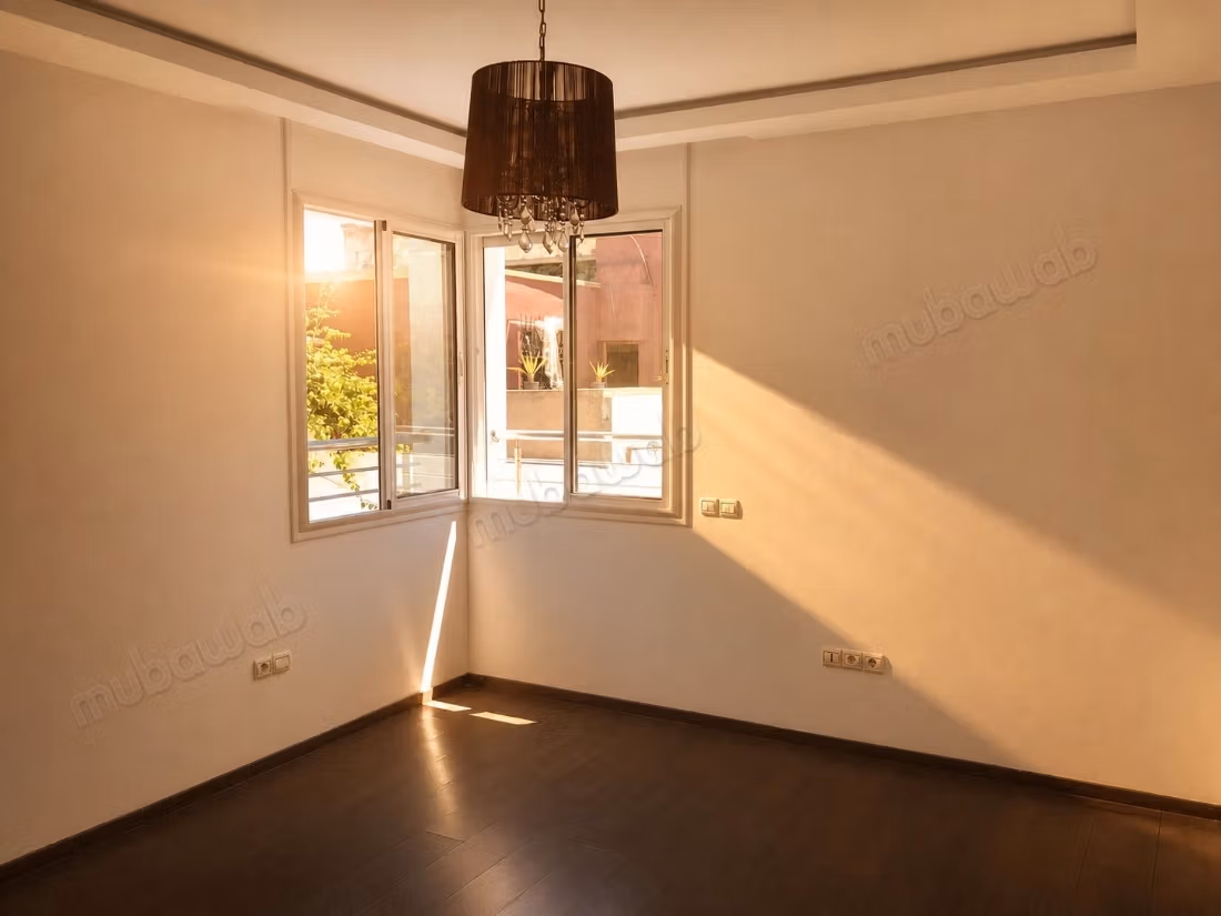 Bella villa vuota nel centro città