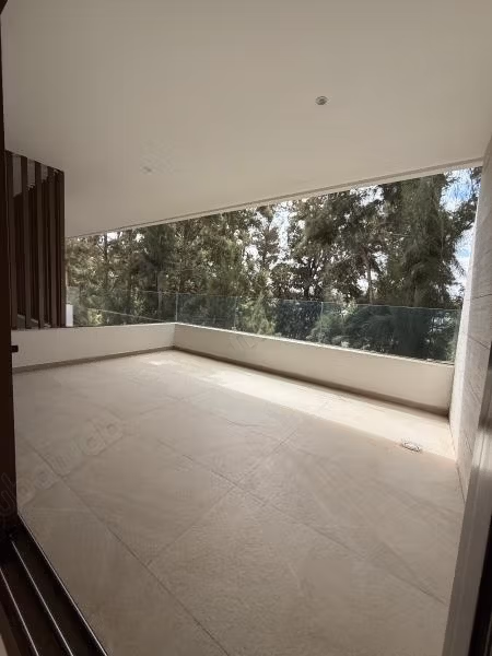 Appartement en location à Souissi. 3 pièces. Avec garage et ascenseur