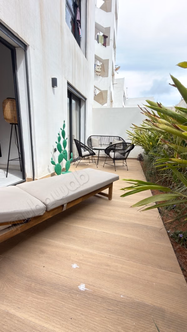 Monolocale arredato con bella terrazza