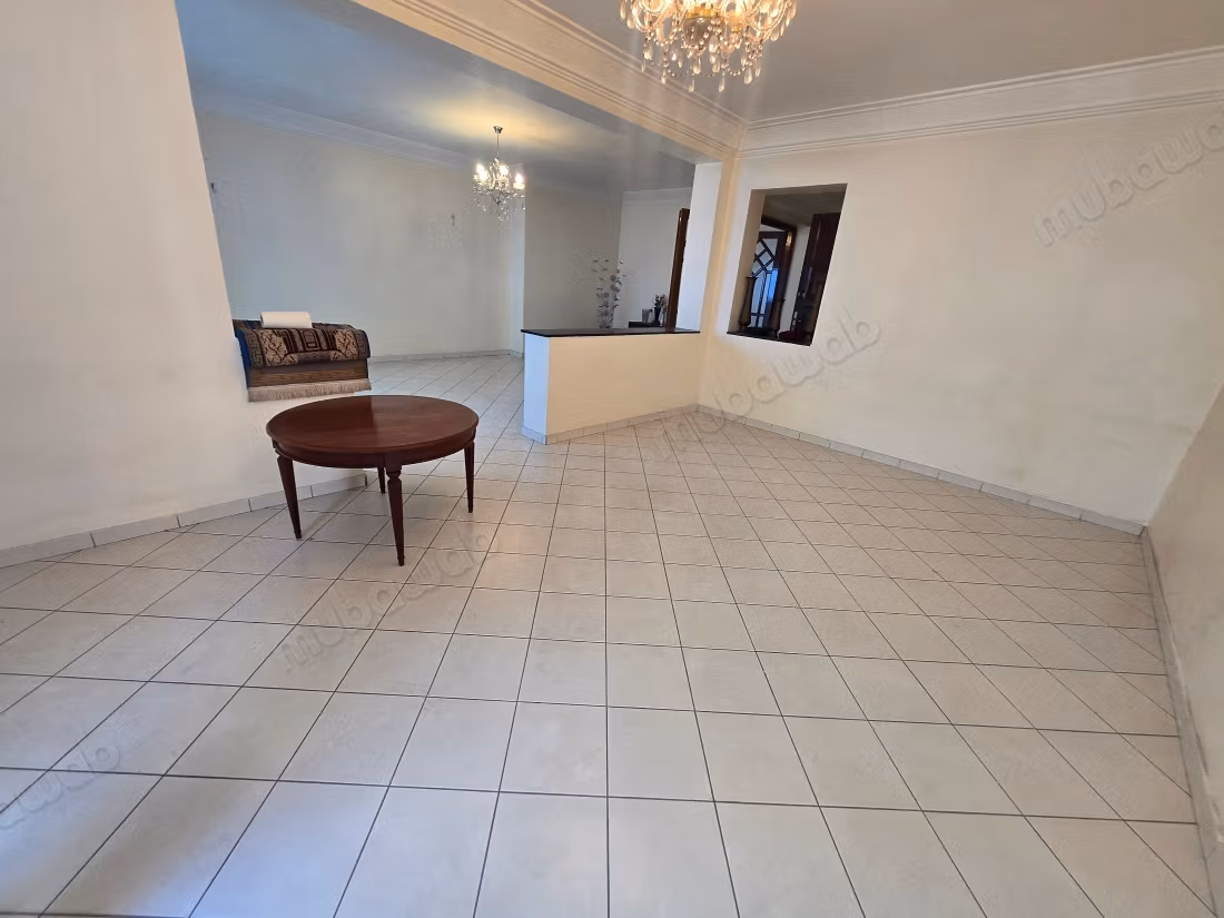 Appartement en vente à Les Hôpitaux. 3 chambres agréables...