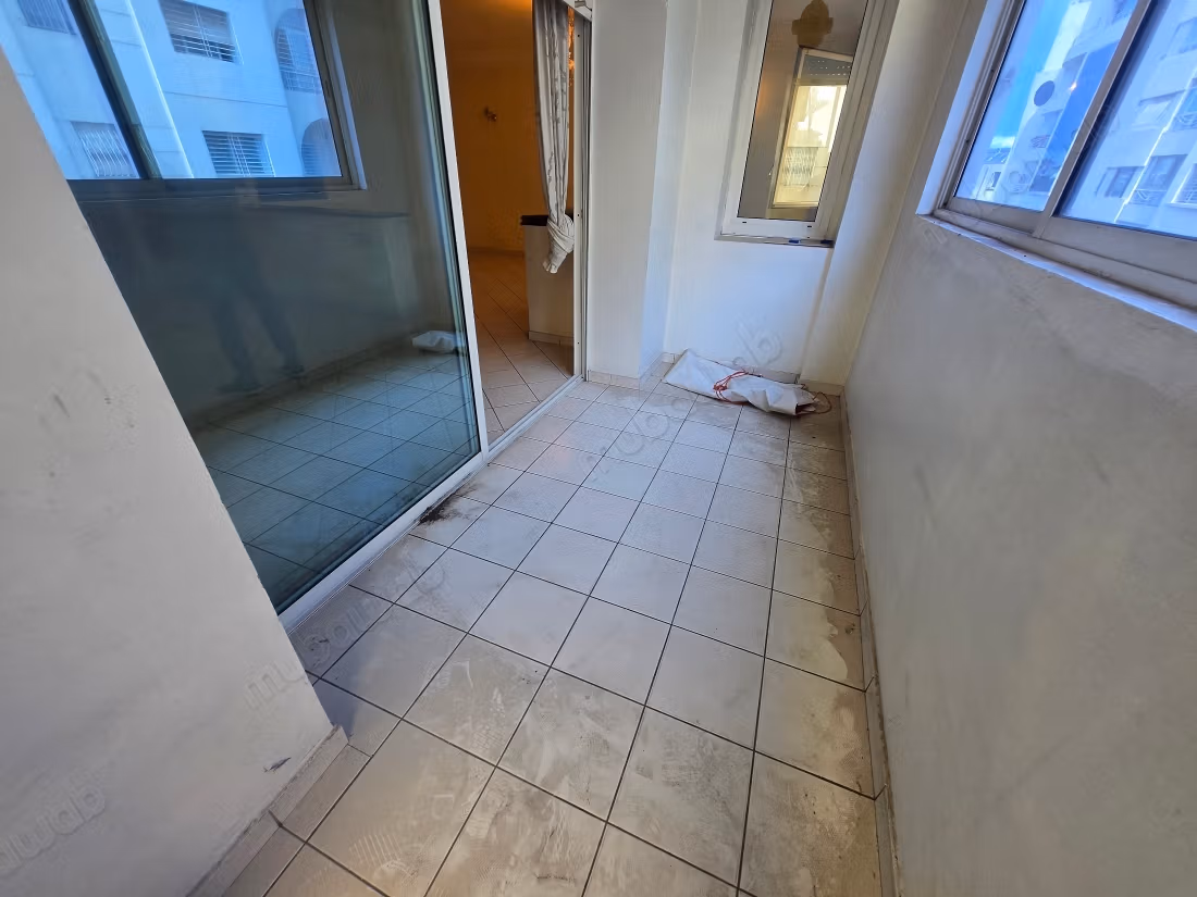 Appartement en vente à Les Hôpitaux. 
3 chambres agréables. 
Ascenseur et terrasse