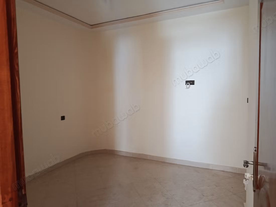 Vente d'un appartement à Larache. 4 pièces magnifiques. Balcon et ascenseur