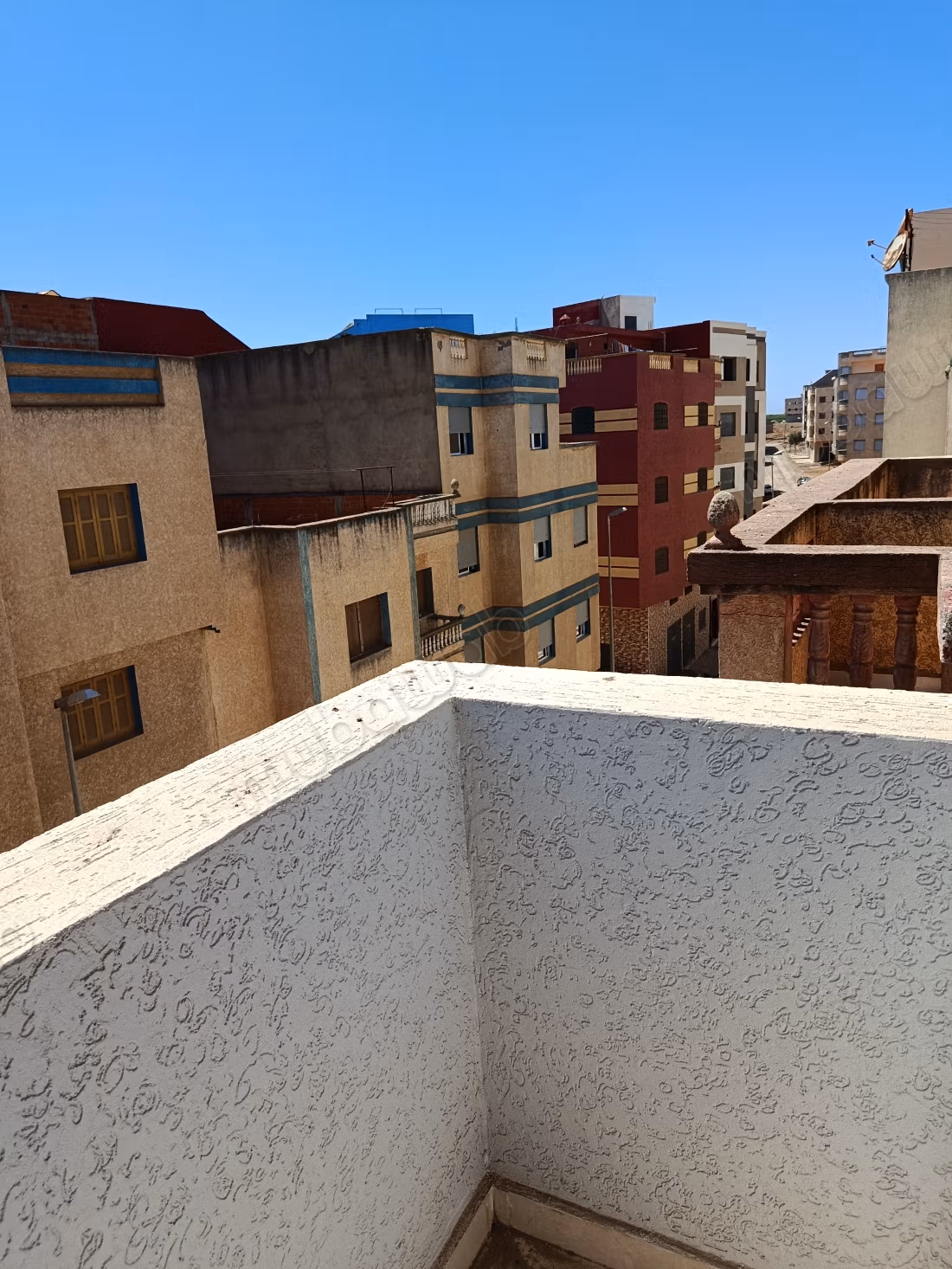 Vente d'un appartement à Larache. 4 pièces magnifiques. Balcon et ascenseur