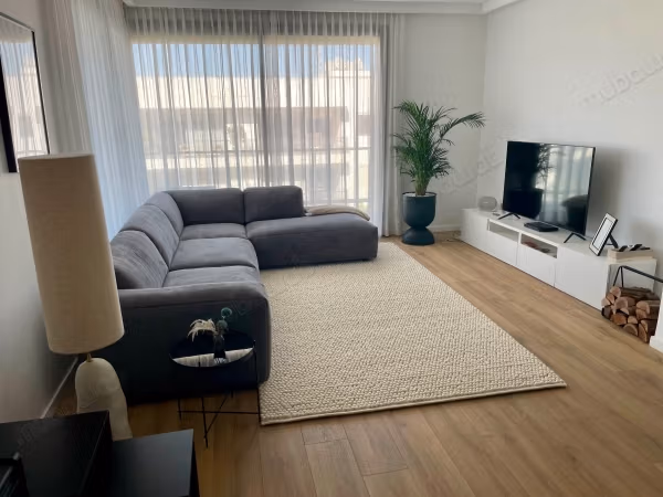 Appartamento in stile scandinavo, tripla esposizione