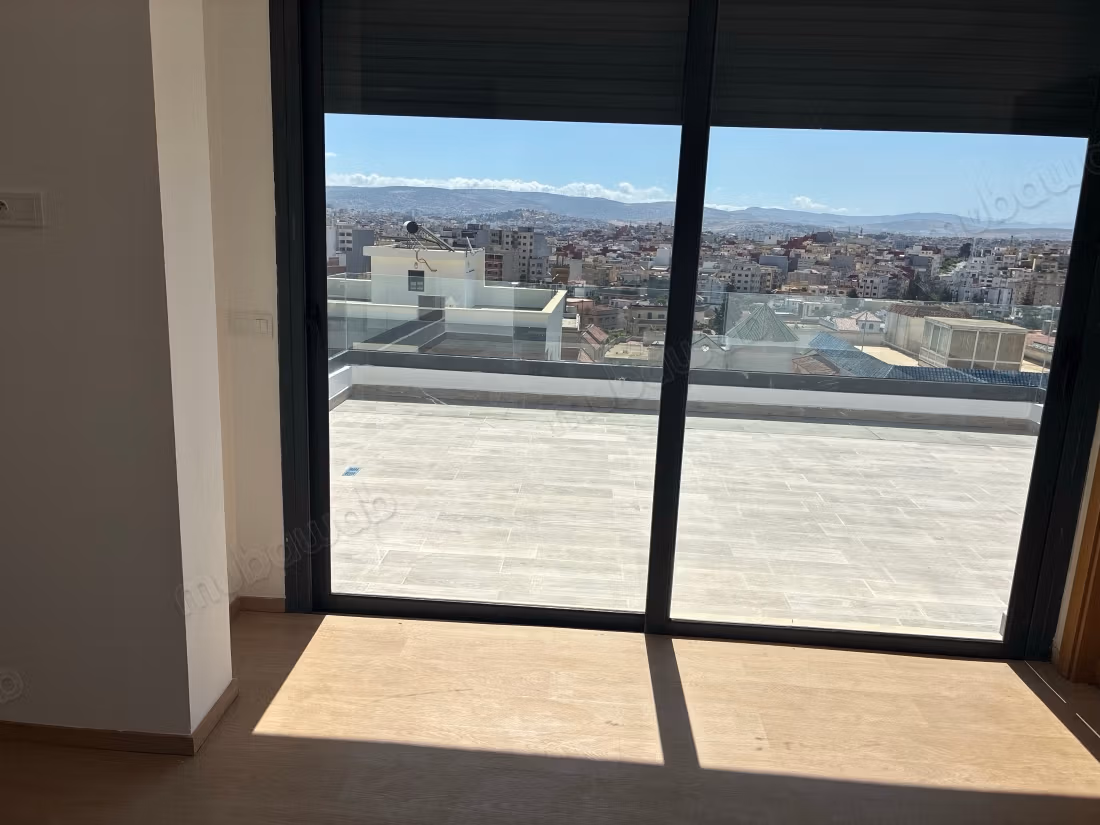 Villa de luxe à vendre à Moujahidine