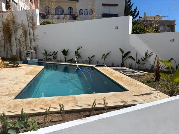 Villa de luxe à vendre à Moujahidine