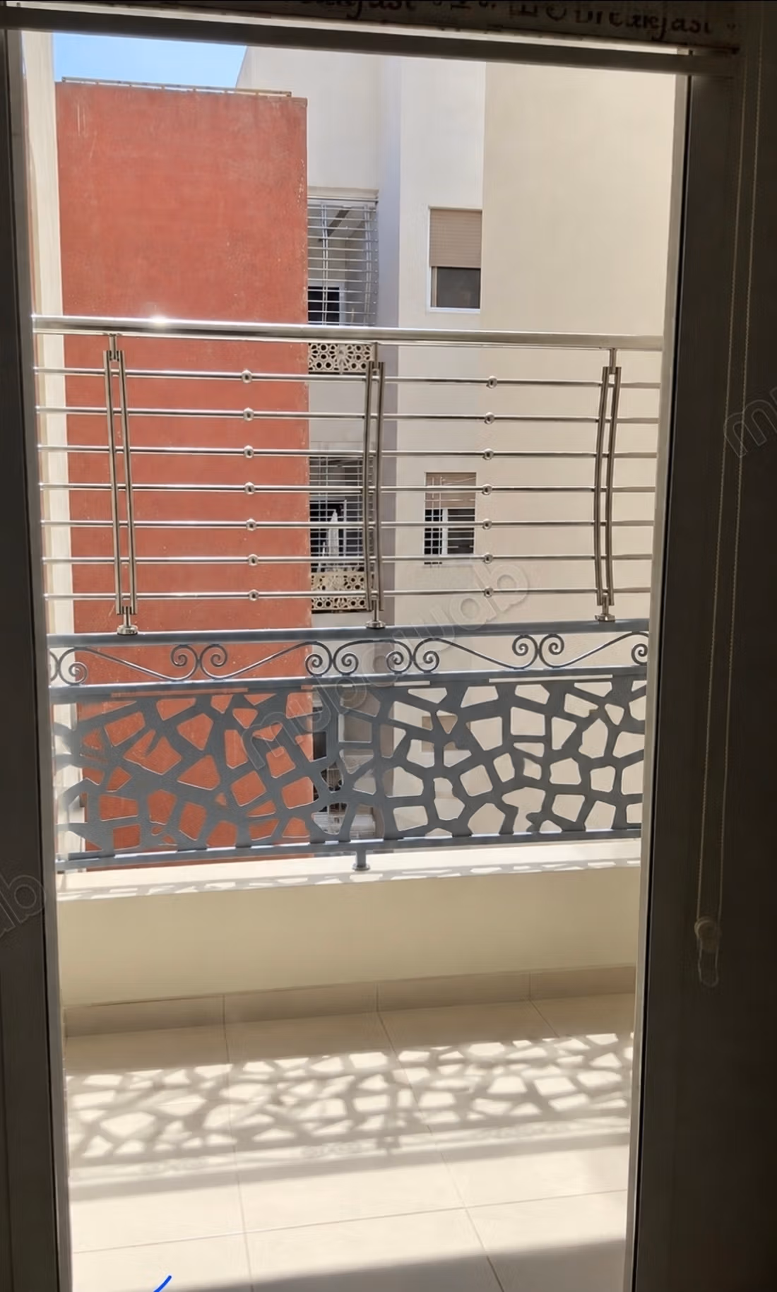 Appartement moderne a vendre à Karachou 
Berkane