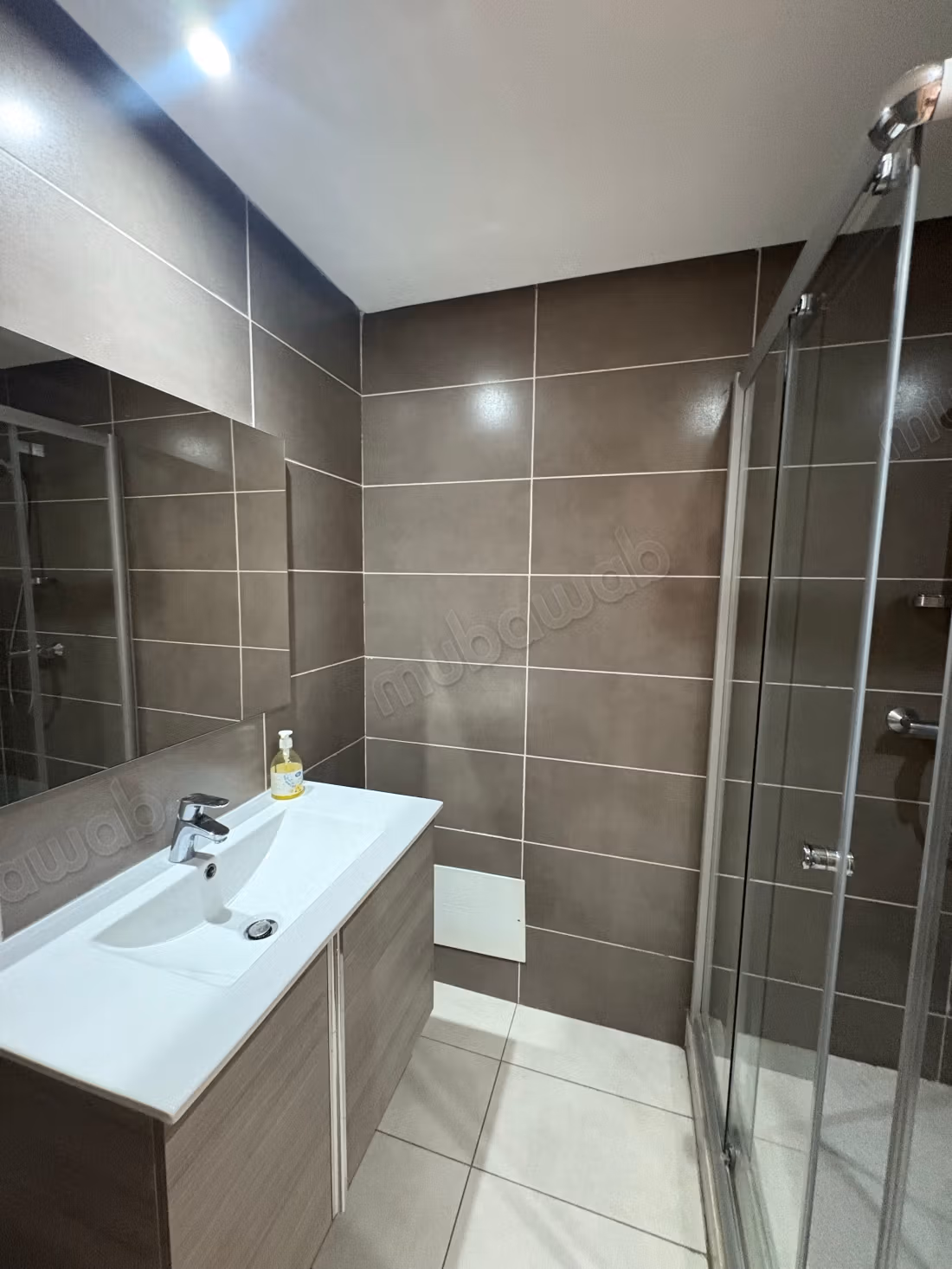 Superb apartment for rent in Riyadh. 3 rooms. Security door and central heating