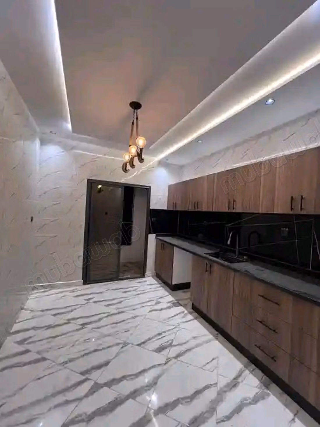 Bel appartement à vendre à Azrou. 3 belles chambres. Salon marocain traditionnel, résidence sécurisée
