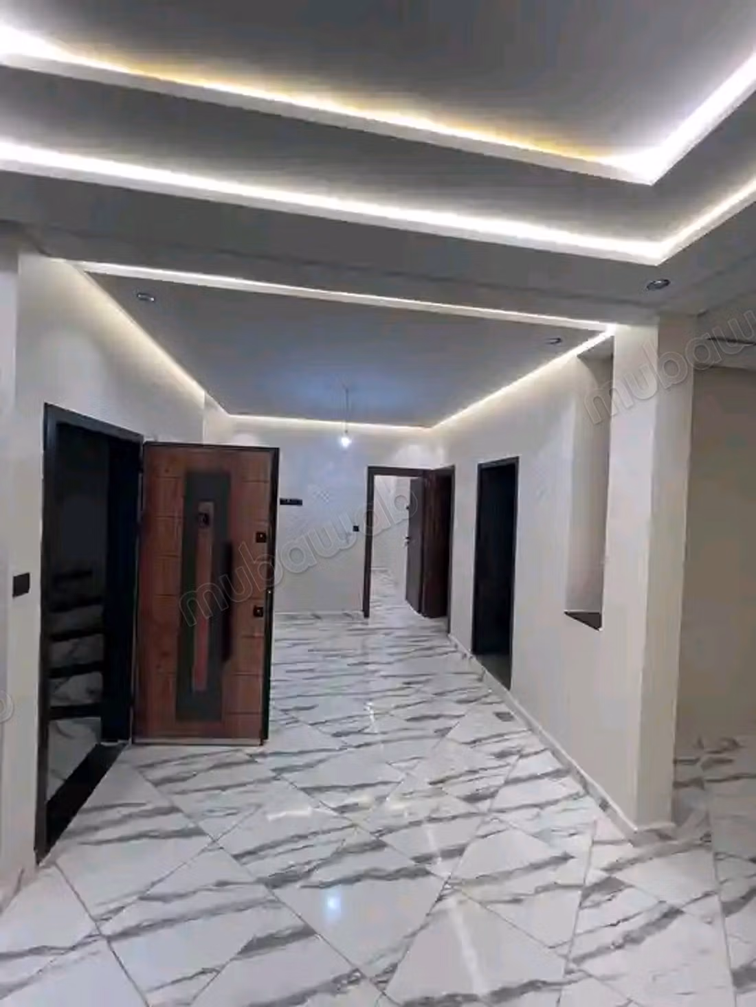 Bel appartement à vendre à Azrou. 3 belles chambres. Salon marocain traditionnel, résidence sécurisée