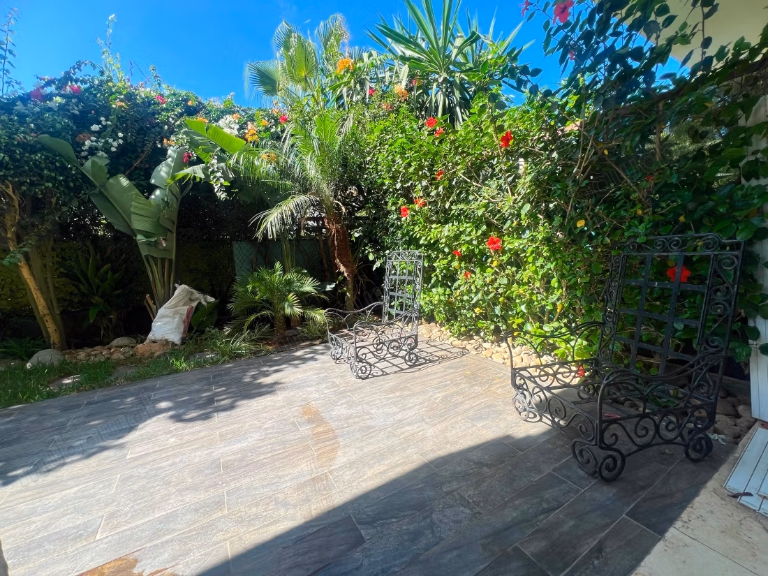 Bel appartamento vuoto 3 camere Piano terra