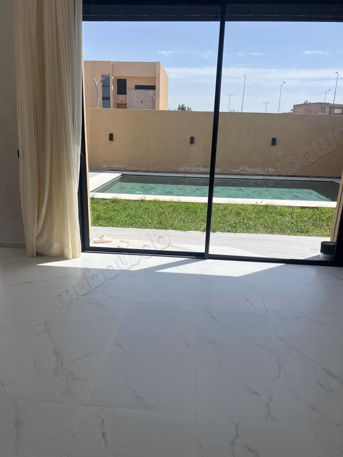 High standing villa for sale on Casablanca Road. 3 cozy bedrooms. Garden