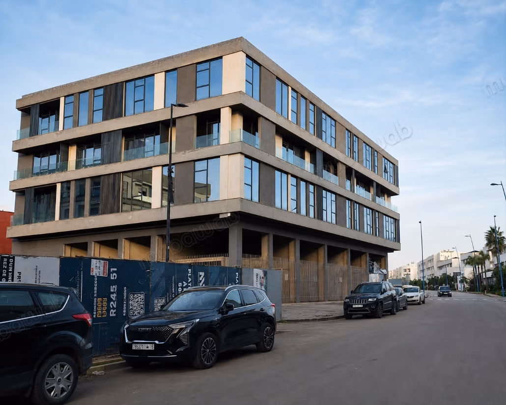 Ufficio di 54 mq con balcone, professioni liberali Almaz