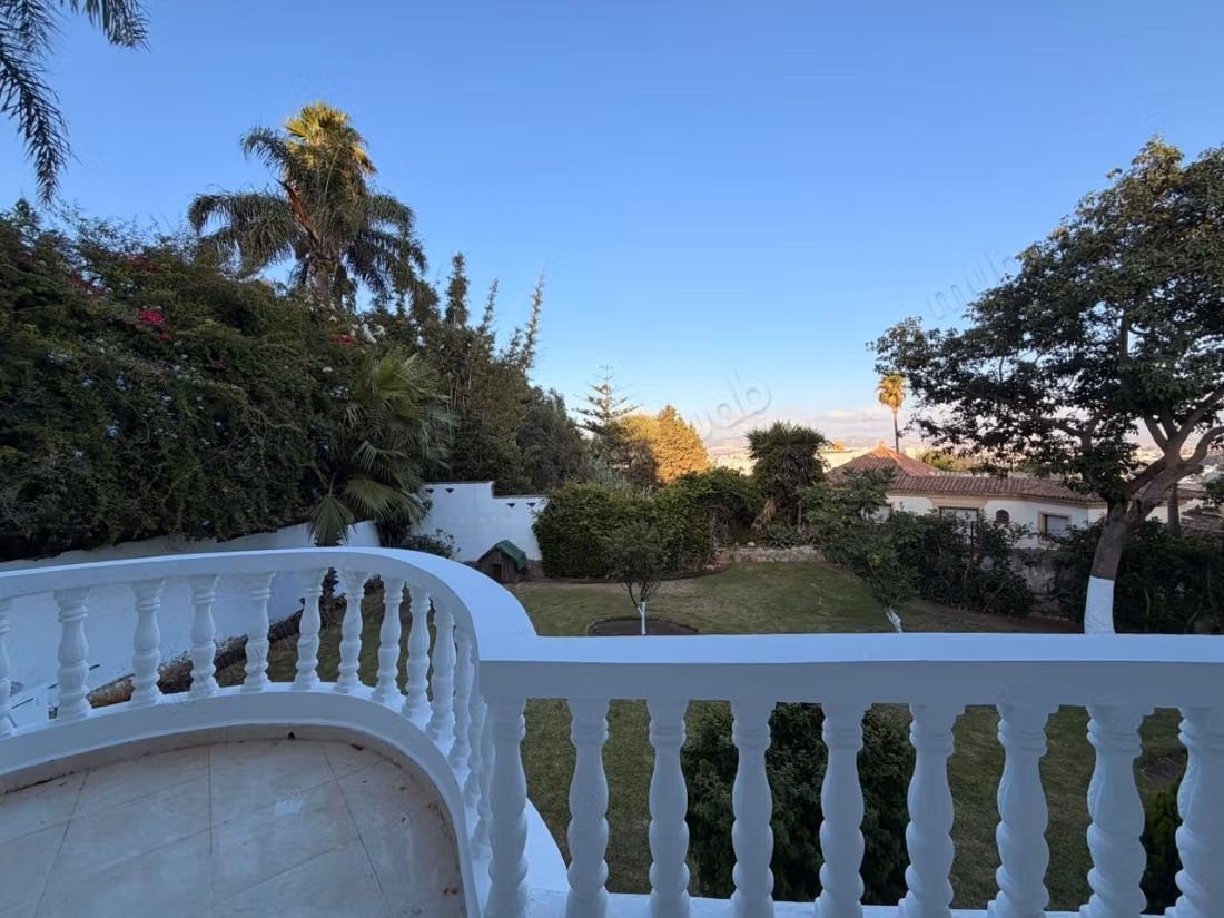 Belle Villa à louer JBEL KBIR 
TANGER