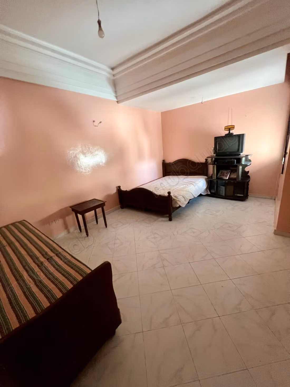 Verkoop van een uitstekende woning in Maârif Extension. 5 mooie kamers. Dubbel glas
