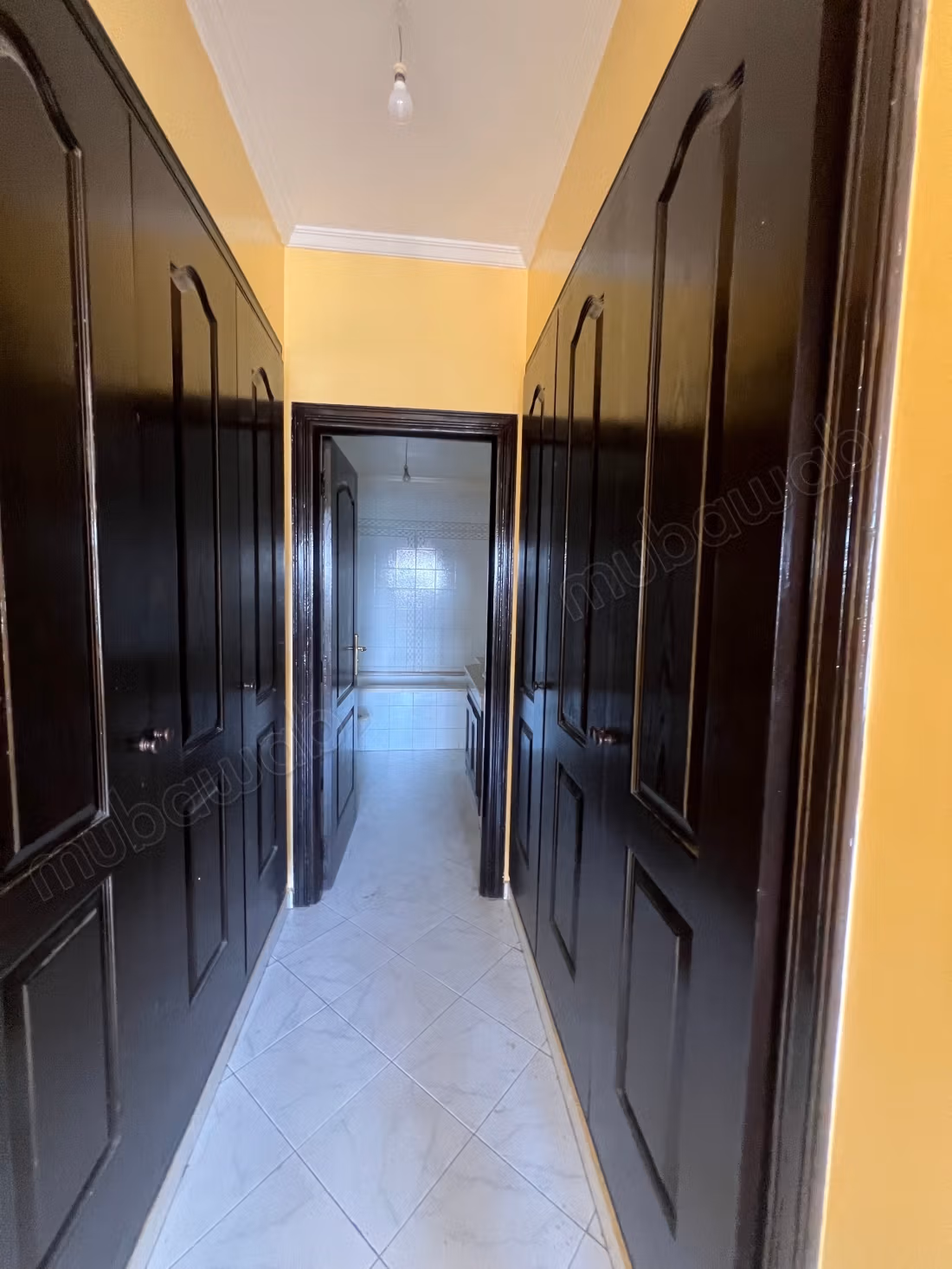 Verkoop van een uitstekende woning in Maârif Extension. 5 mooie kamers. Dubbel glas