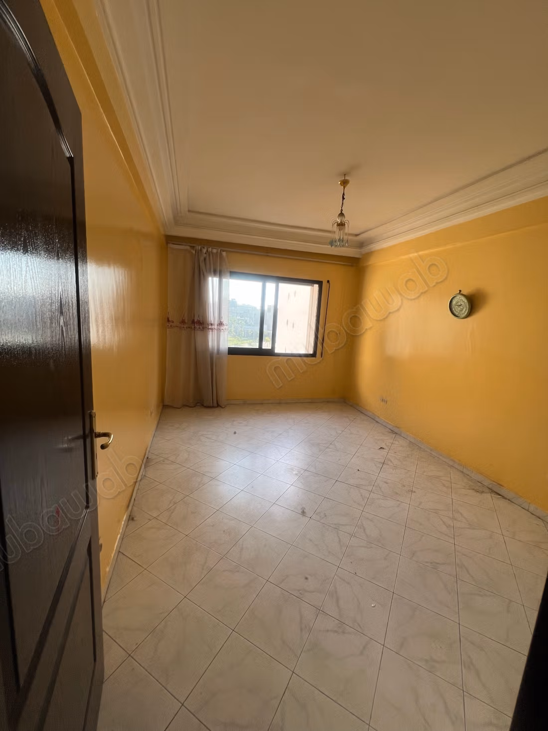 Verkoop van een uitstekende woning in Maârif Extension. 5 mooie kamers. Dubbel glas