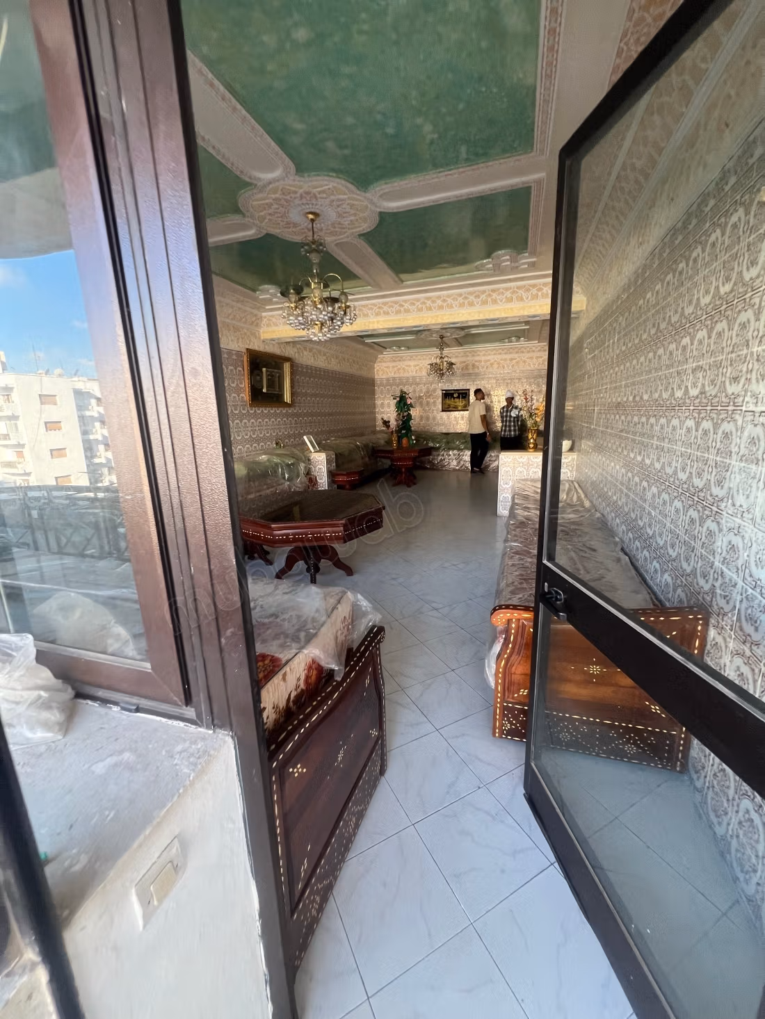 Verkoop van een uitstekende woning in Maârif Extension. 5 mooie kamers. Dubbel glas