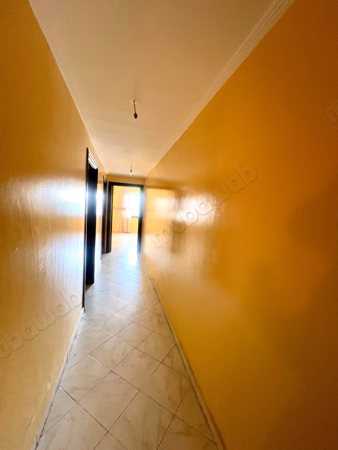 Verkoop van een uitstekende woning in Maârif Extension. 5 mooie kamers. Dubbel glas