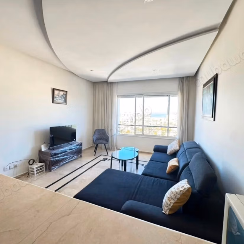 Studio meublé au dernier etage – vue degagee