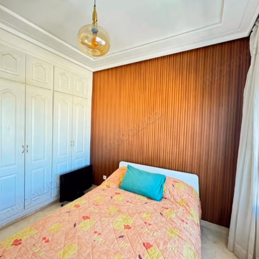 Studio meublé au dernier etage – vue degagee