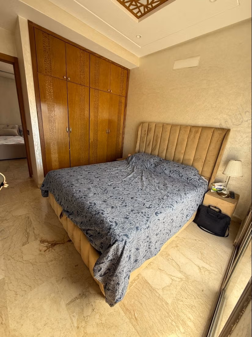 Superbe appartement à vendre à Diour Jamaa. 3 pièces. Terrasse et ascenseur
