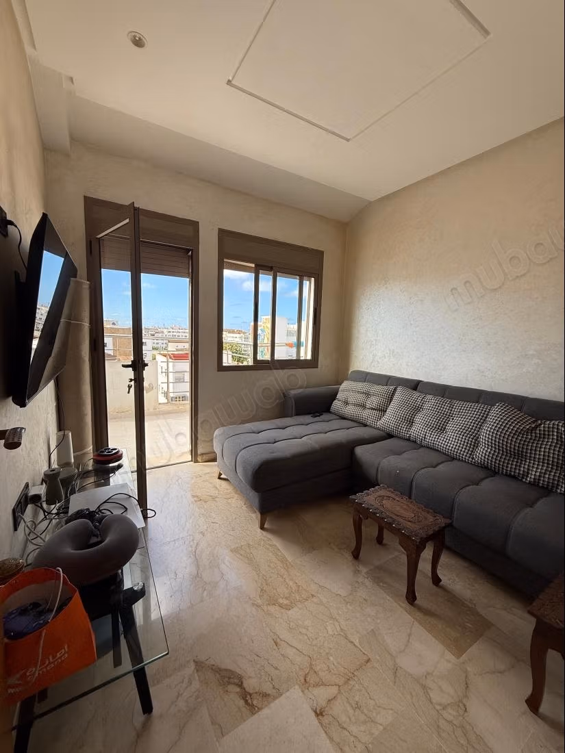 Superbe appartement à vendre à Diour Jamaa. 3 pièces. Terrasse et ascenseur