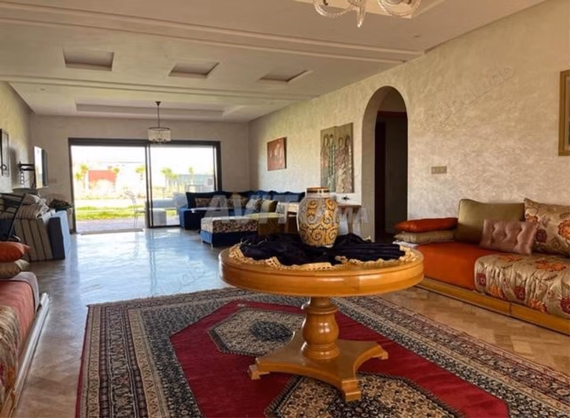 Villa piscine et terrain agricole 8900m² Issen