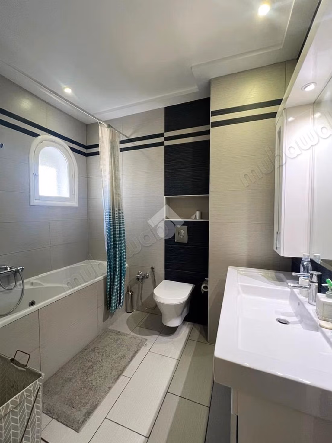 Triplex for rent
