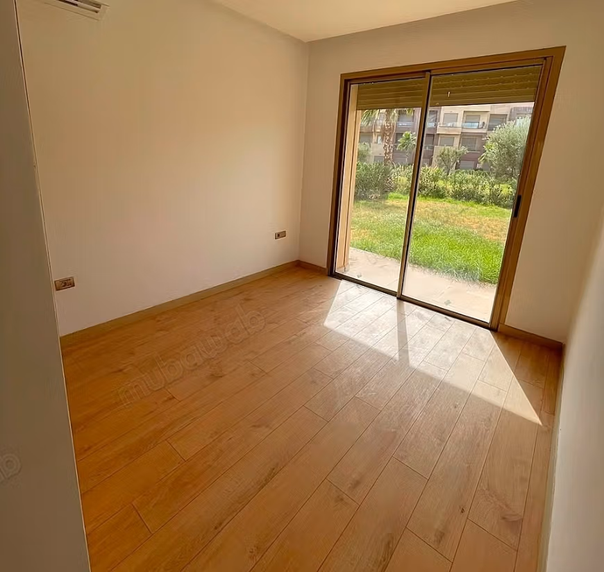 Appartement neuf de 3 chambres avec jardin