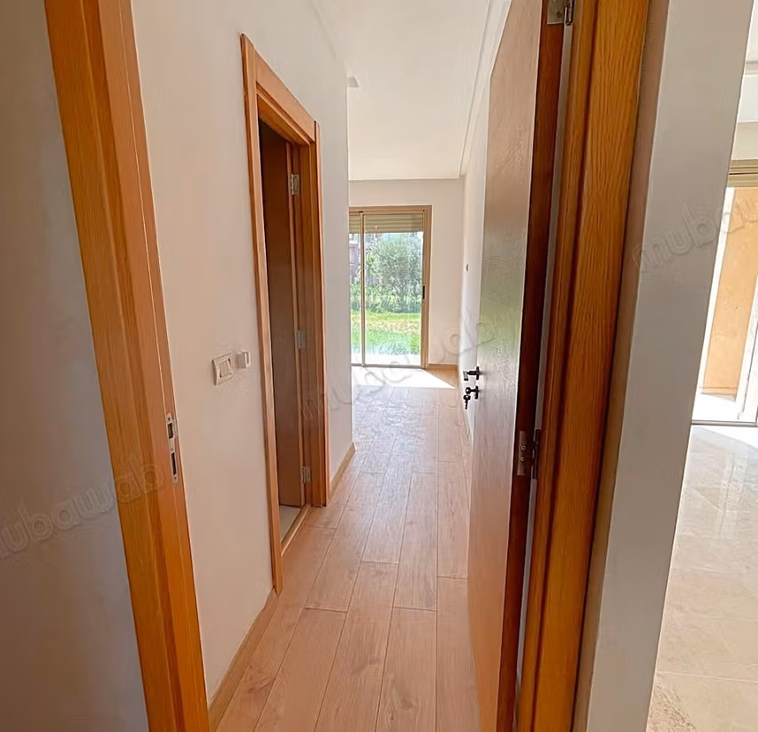 Appartement neuf de 3 chambres avec jardin