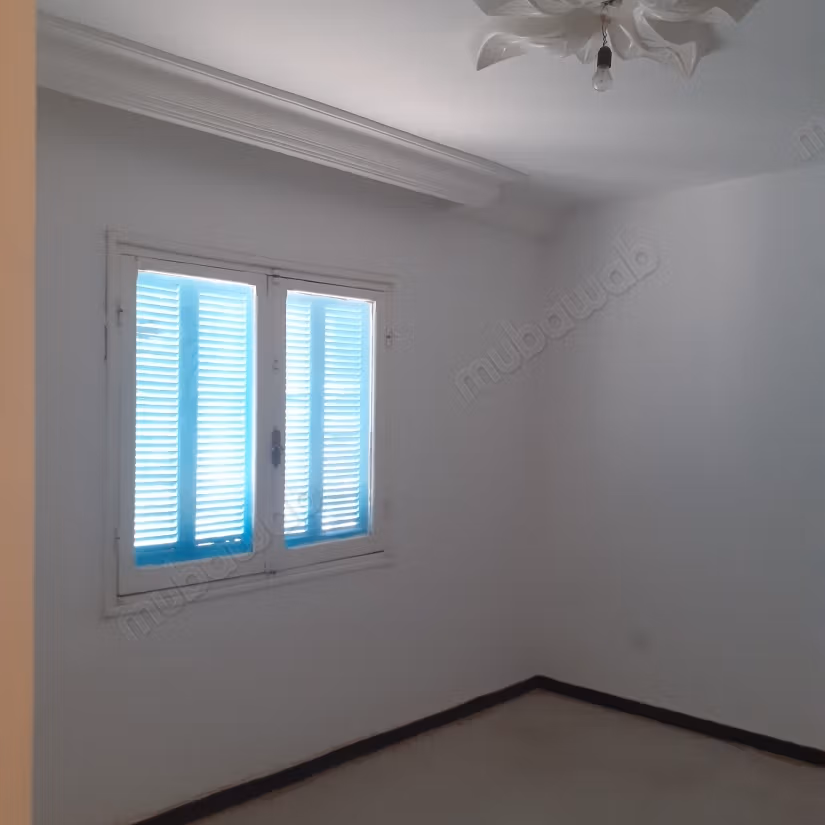 Très belle maison en vente à Jaafar.
Surface de 225 m².
Four encastré