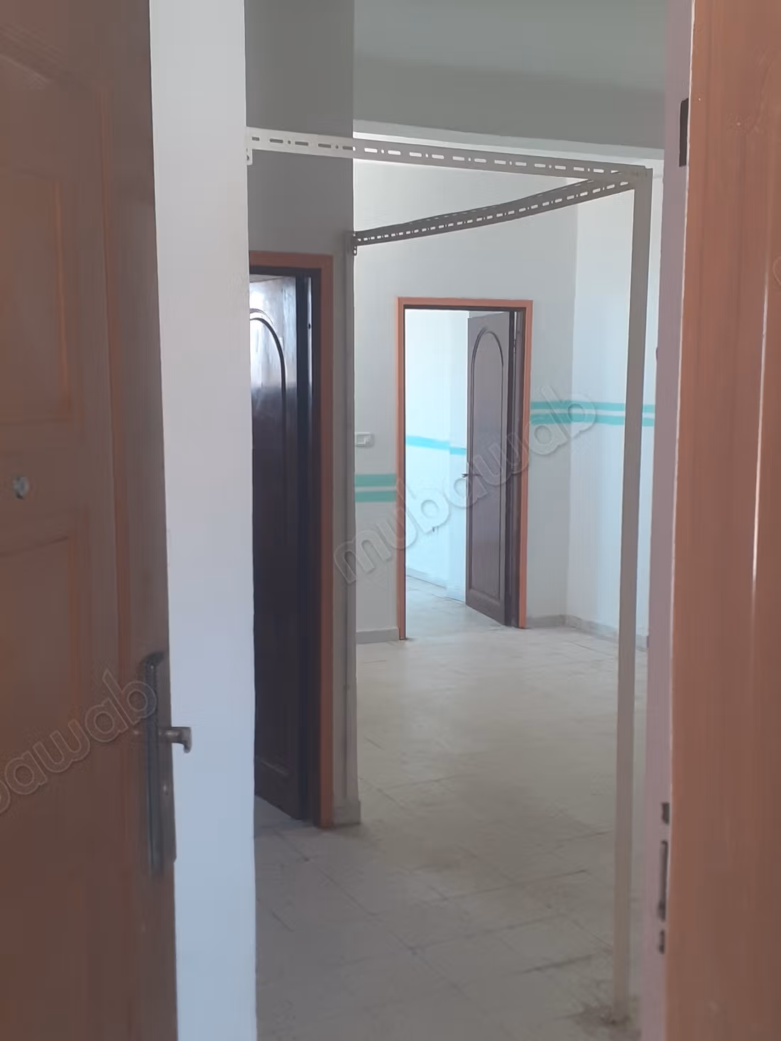 Très belle maison en vente à Jaafar.
Surface de 225 m².
Four encastré