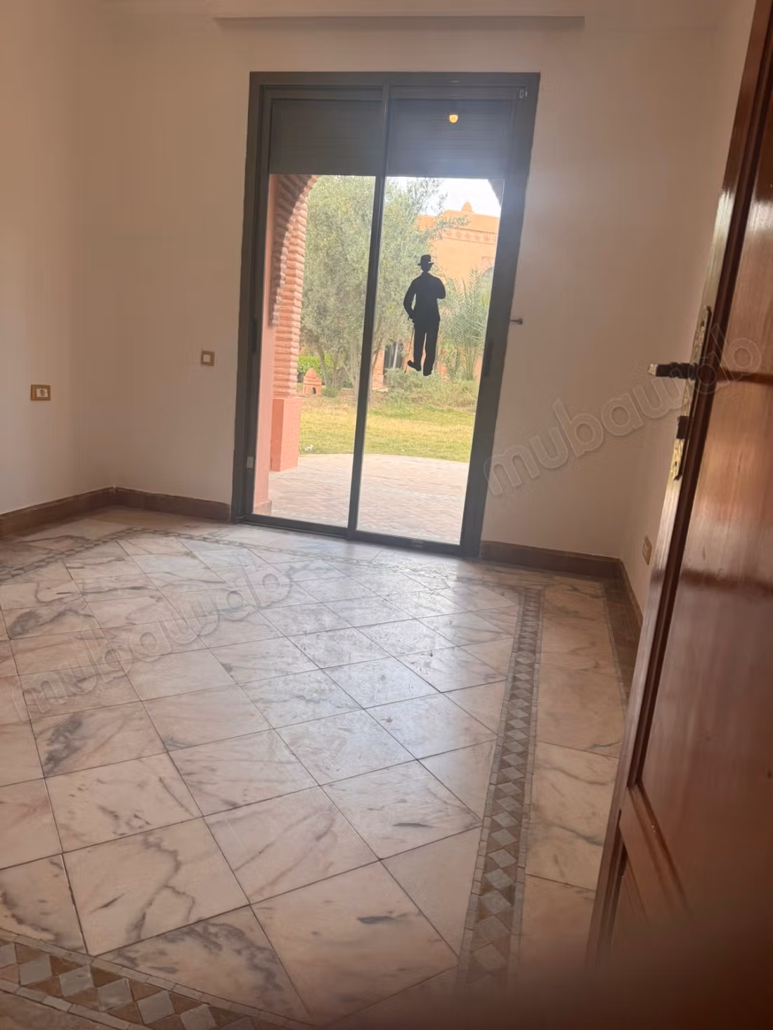 Appartement rez de jardin vue piscine