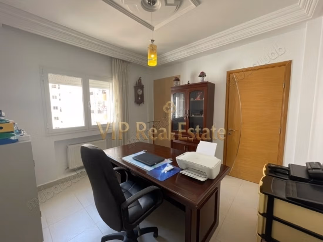 A vendre s3 à El Aouina Cité Wahat