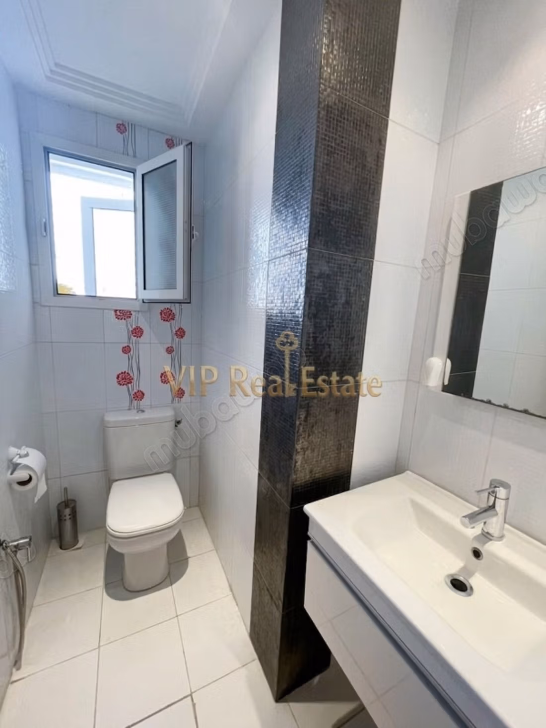 A vendre s3 à El Aouina Cité Wahat