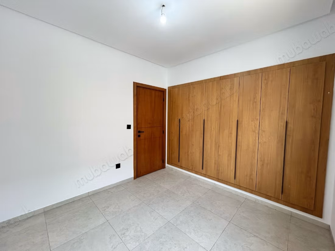  À Vendre – S1,2ᵉ main, La Nouvelle Soukra  La Nouvelle Soukra