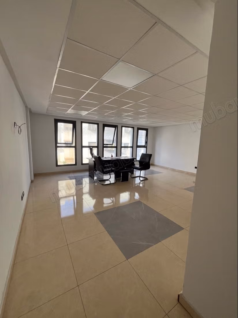 Office plate for rent in Errahma neighborhood