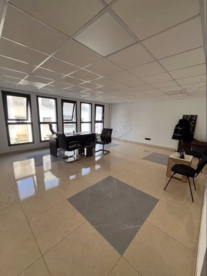 Office plate for rent in Errahma neighborhood
