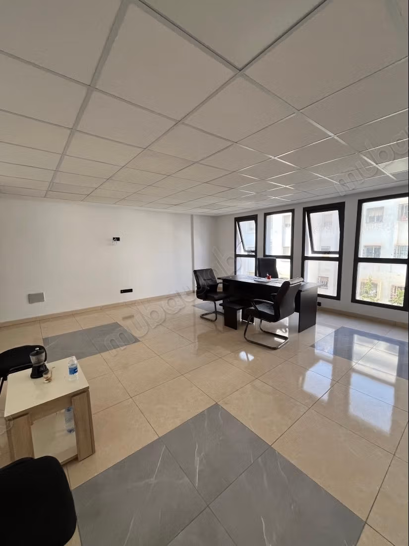Office plate for rent in Errahma neighborhood